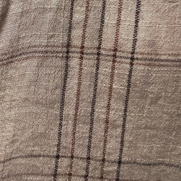 NWOT ‘Mine’ Button Down Notched Collar Blouse w/ twist bottom - Picture 6 of 7